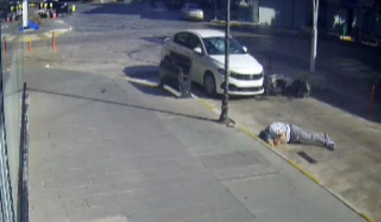 Otomobil-Motosiklet Çarpışması Güvenlik Kamerasında!