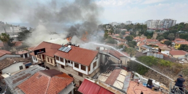 Kaleiçi’nde Yangın: Tarihi Semt Alevler İçinde!