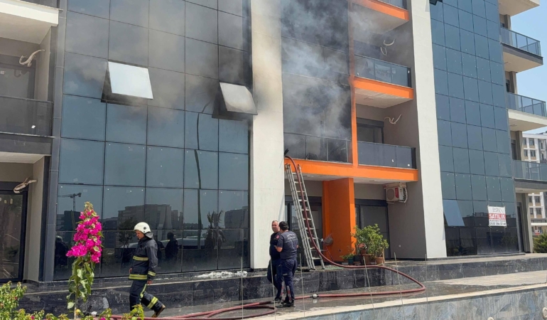 Aksu’da Yangın: Eşinin Evinde Yaralandı!