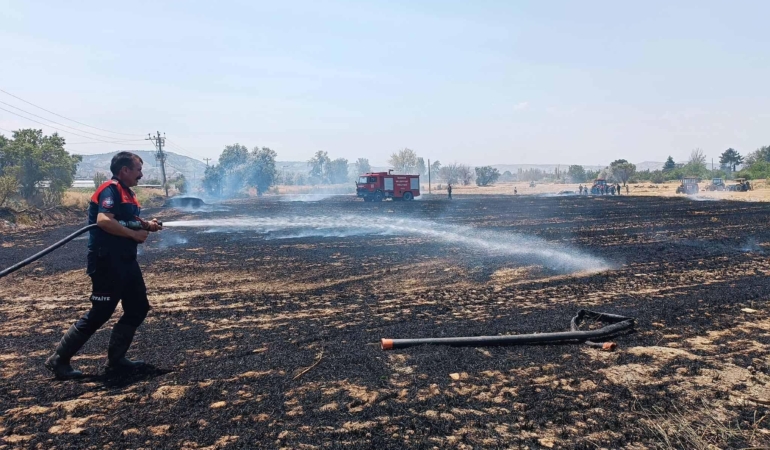 Burdur’da Tarlada Yangın: 13 Ton Saman Yandı!