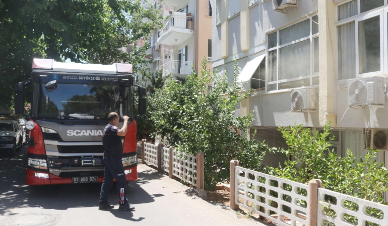 Buzdolabı Yangını, İtfaiye Hızla Müdahale Etti!