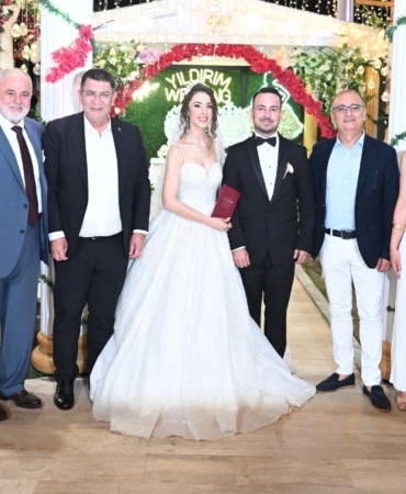 Antalya’da Düğün Coşkusu: Genç Çifte Mutluluk!