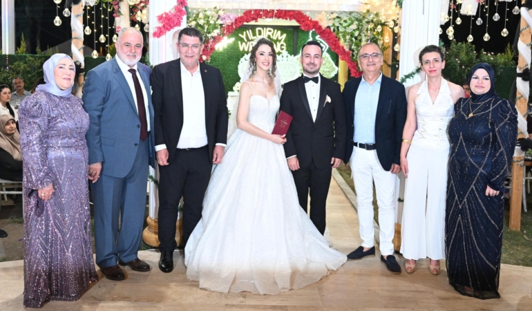 Antalya’da Düğün Coşkusu: Genç Çifte Mutluluk!