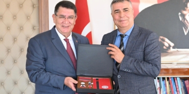 Başkan Dere’den Kaymakam Çakıcı’ya Ziyaret