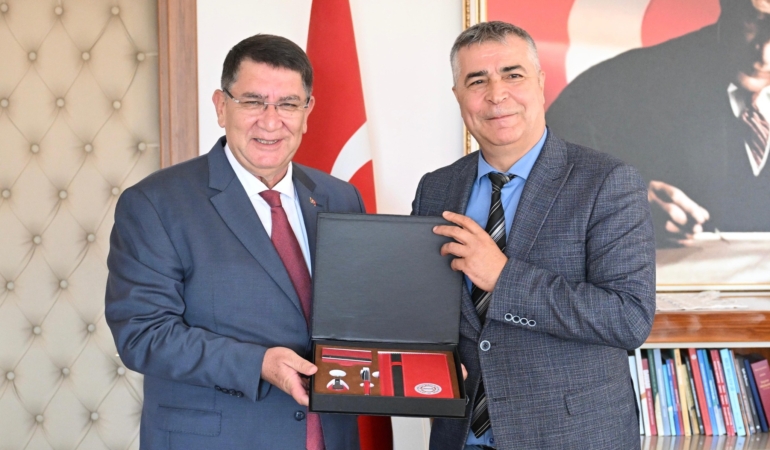 Başkan Dere’den Kaymakam Çakıcı’ya Ziyaret