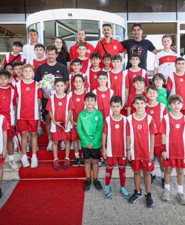 Minik Akrepler, Emre Belözoğlu ile Buluştu!