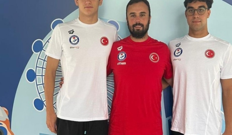 Atakan ve Emre, Singapur’da Türkiye’yi Temsil Ediyor!