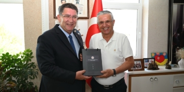 Dere’den Topaloğlu’na Nezaket Ziyareti