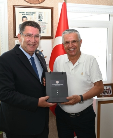 Dere’den Topaloğlu’na Nezaket Ziyareti