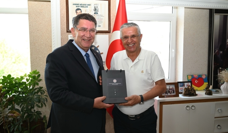 Dere’den Topaloğlu’na Nezaket Ziyareti