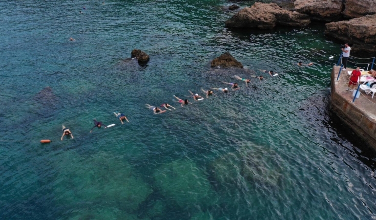 Komşular Güne Su Cimnastiğiyle Başlıyor!