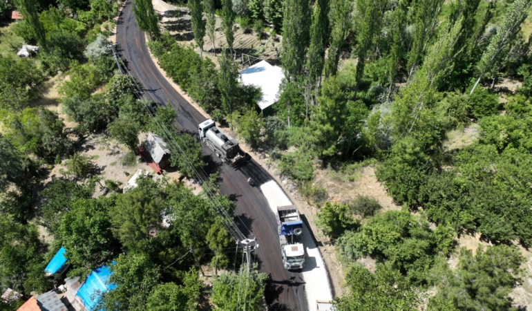 Kaş’ta Grup Yolları Asfaltlanıyor!