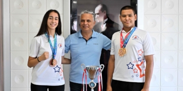 Muratpaşa’nın Gururu: İki Şampiyon Kick Boksçu!