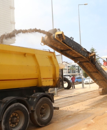 Yeni Emek Mahallesi’nde Yol Yenileme Başladı!