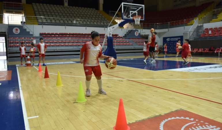 Kepez’de Yaz Spor Okulları ile Geleceğe Yatırım