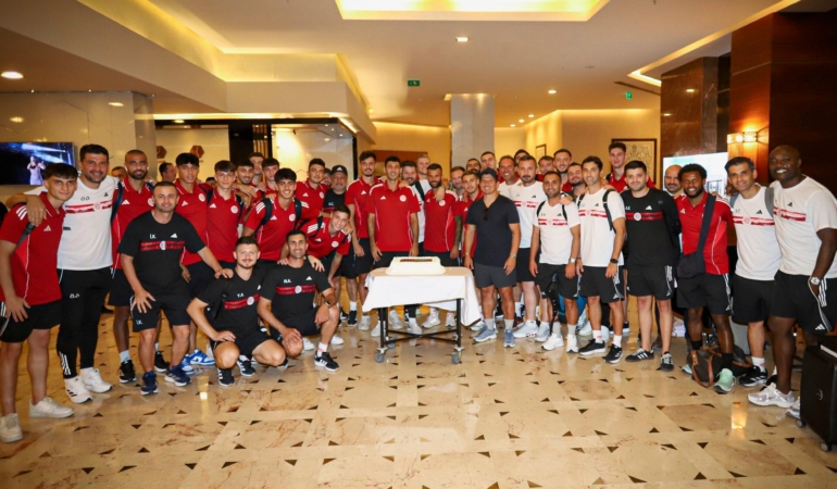 Kaptan Veysel Sarı’nın Doğum Günü İzmir’de Kutlandı!