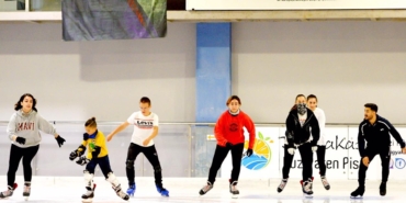 Antalya’da Serinlemek İçin Buz Pateni Keyfi!