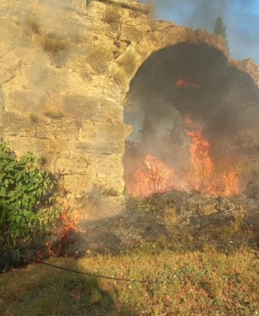 Aspendos’ta Yangın, Tarihi Su Kemerleri Kurtarıldı