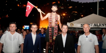 Alanya’da Denizcilik Bayramı’nda Renkli Yarışmalar