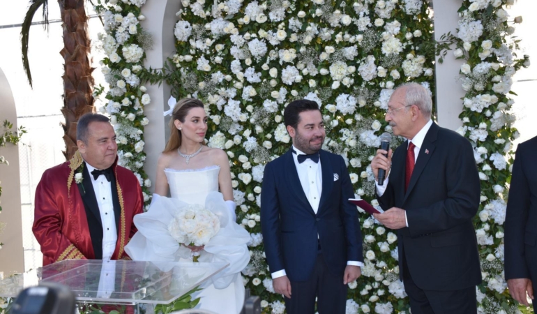 Büyükşehir Başkanı Böcek Gözaltına Alındı!