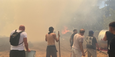 Antalya’da Yangına Turistlerden Destek!