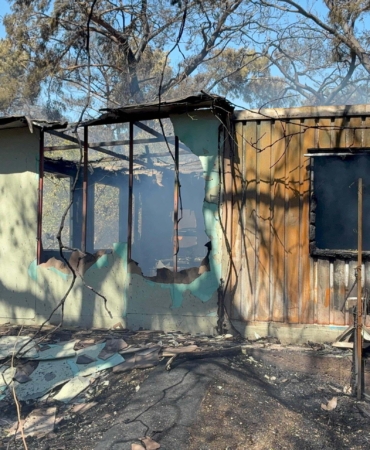 Antalya’da Yangın: Evlere Zarar, Kontrol Altında