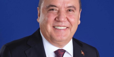 Büyükşehir Başkanı Böcek’ten Rüşvet İddiasına Yanıt!
