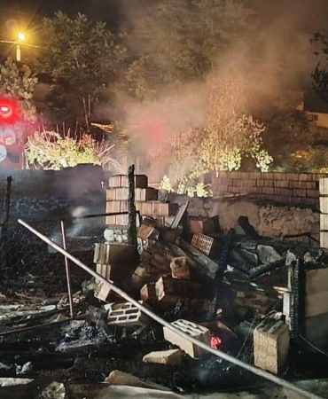 Ağıldaki Yangında 10 Hayvan Can Verdi!