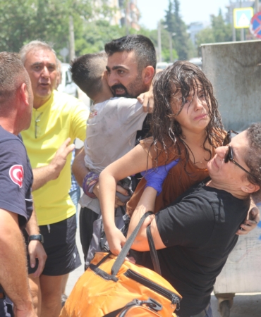 Antalya’da Yangın Paniği: 10 Kişi Kurtarıldı!