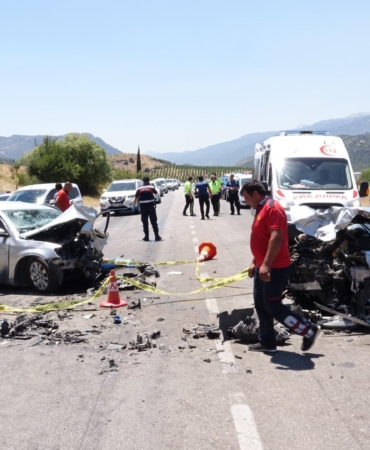 Kazada 1 ölü, 9 yaralı: Isparta’da feci çarpışma!