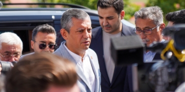 Özgür Özel’den Muhittin Böcek’e Cezaevi Ziyareti