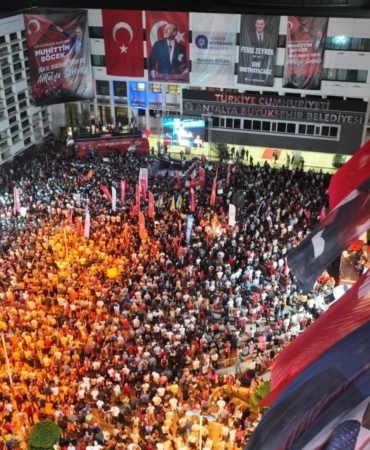 Özgür Özel Antalya’da Kumpas İddiasını Gündeme Getirdi
