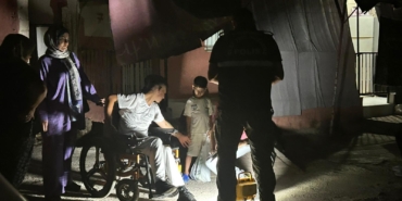 Engelli Adam Kendini Savunmak İçin Ateş Etti!