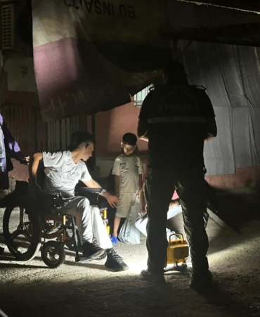 Engelli Adam Kendini Savunmak İçin Ateş Etti!