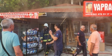 Manavgat’ta Büfe Yangını Korkuttu!