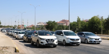 Yaz Yoğunluğu: Afyon-Antalya Yolunda Trafik Kilitlendi!