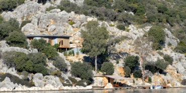 Kaçak Villanın Yıkımı Borç Nedeniyle Askıda