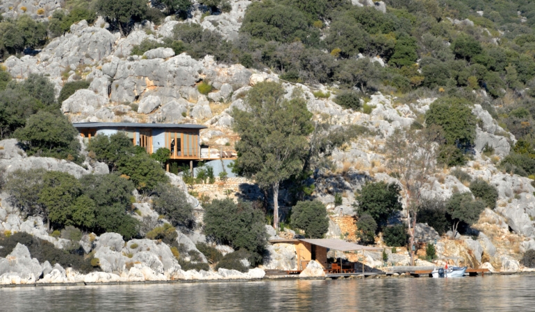 Kaçak Villanın Yıkımı Borç Nedeniyle Askıda