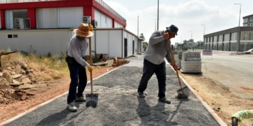 Kepez’de Aydoğmuş Mahallesi’nde Kaldırım Yenileme