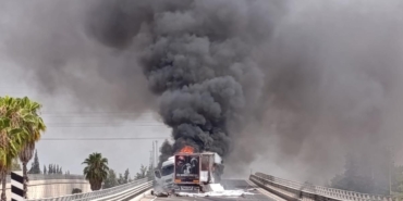 Mobilya Yüklü TIR Yangında Kül Oldu!