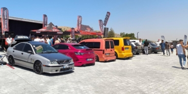 Emirdağ’da Modifiye Araçlar Festivali Coşkusu!