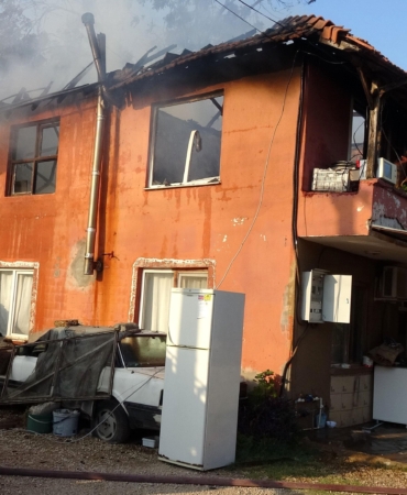 Torunlarını Alevlerden Kurtaran Dede