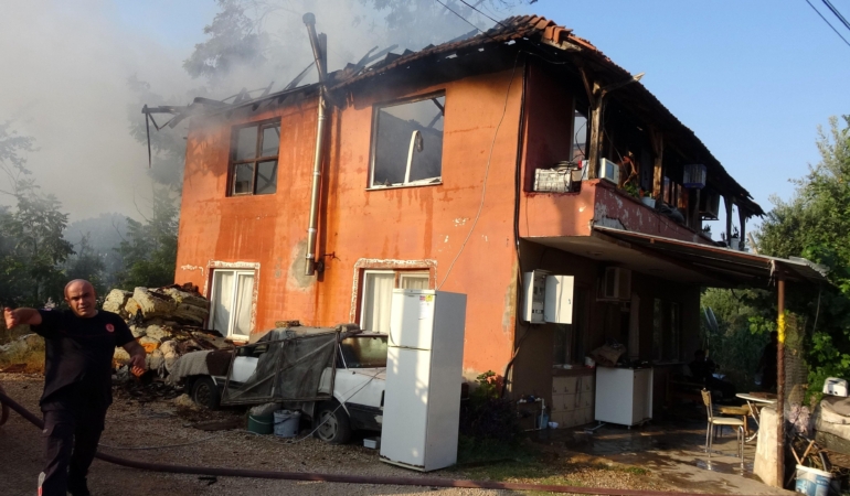 Torunlarını Alevlerden Kurtaran Dede