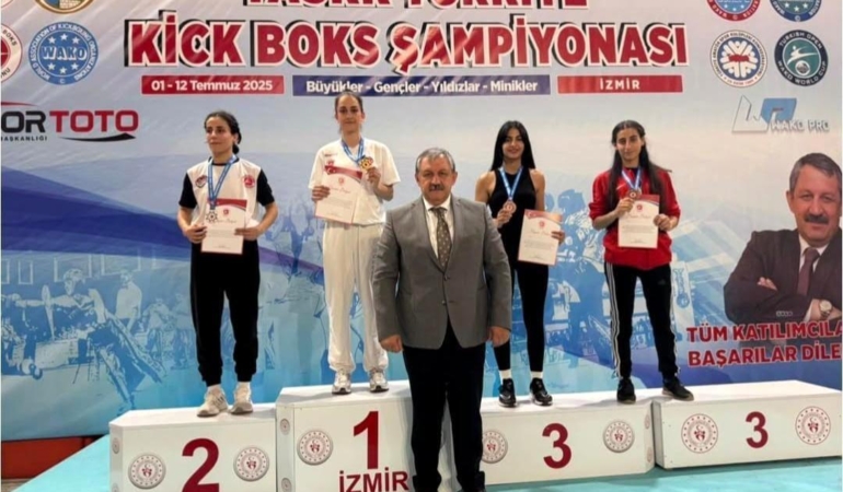 Burdur, Kick Boks’ta 11 Madalya ile Döndü!