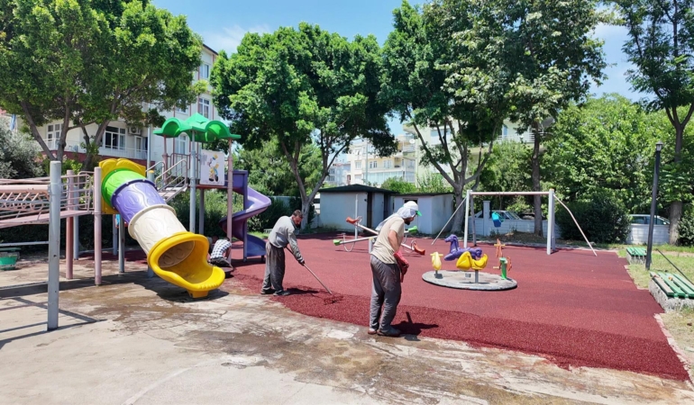 Serik’te Park Yenileme Çalışmaları Başladı