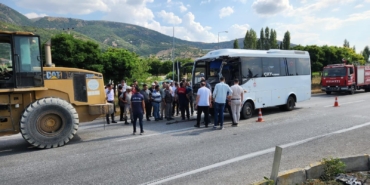Afyonkarahisar’da Midibüs ve TIR Çarpıştı: 7 Yaralı!