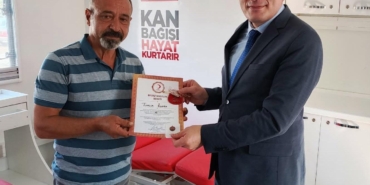 Kaymakam, Kan Bağışçılarına Madalya Taktı!
