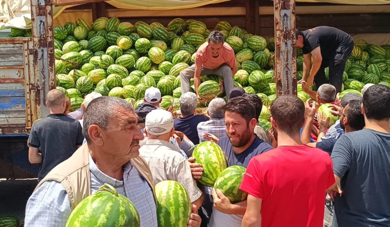 Sandıklı’da 20 Ton Karpuz Vatandaşa Dağıtıldı!