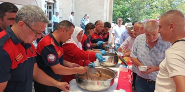 Aşure İkramıyla Şehit İtfaiyeciler Anıldı