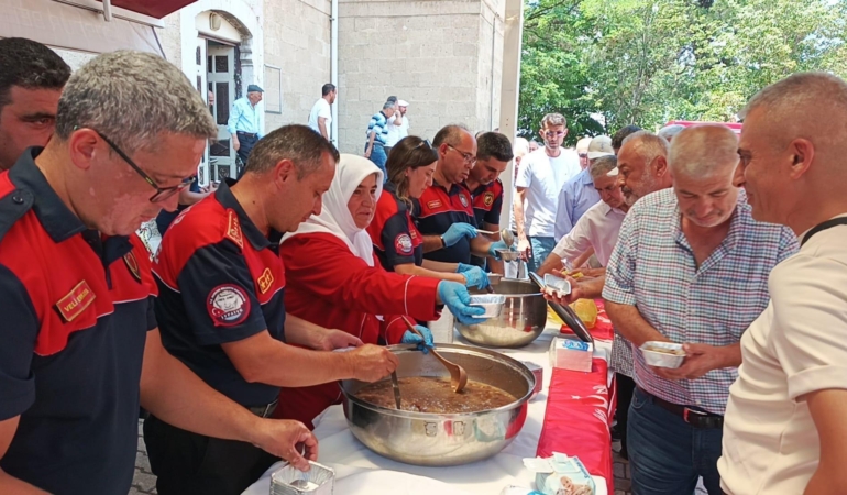 İtfaiyecilerden Muharrem Ayı’na Özel Aşure İkramı